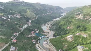 Şahinoğlu Emlaktan, Trabzon Derecik Sera Gölü Kenarı Hayal Vadisi Yanında, Bitişik 2.900 M2 Arsa.
