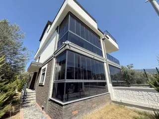 🔵🔵 Güç Gayrimenkul'den Zeytinli'de Kazdağları Manzaralı Çift Teraslı Ebeveynli Lüx 3+1 Villa