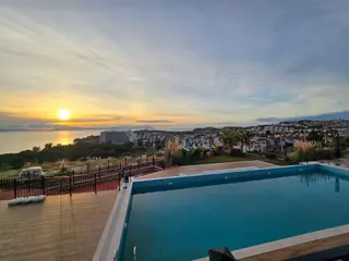 Değirmendere Mevkiinde Ful Deniz Manzaralı Doğalgazlı Ultralux 3+1 140m2 Daireler