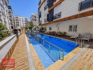 Şehir Merkezinde Havuzlu 1+1 Lüks Daire