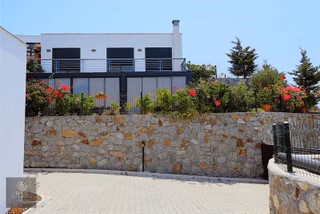 Bodrum Yahşi'de Plajlı, Ortak Havuzlu Müstakil Villa