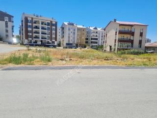 Kabze Emlaktan Sivas Mrk.şeyh Şamil Mh.de 331 M2 Satılık Arsa