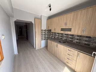 Akhisar Kethüda Mh.doğalgazlı Satılık 3+1 Bakımlı Daire