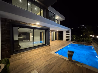 Full Manzara-özel Havuz/otopark-450 M2 Bahçe Yeni-ultra Lüx-tamamı Müstakil-akıllı Villa