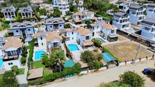Ovacık'ta Özel Bahçeli Ve Havuzlu 3 Yatak Odalı Villa