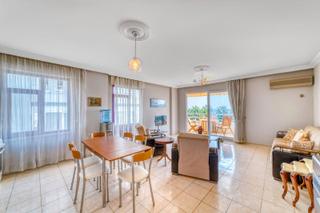Alanya Mahmutlar'da Denize Sıfır, Panoramik Manzaralı 3+1 Daire