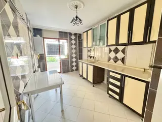 Karapürçek'te Ön Cephe Kilerli Çift Banyolu 3+1 Satılık Yüksek Giriş