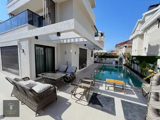 Akarca'da Müstakil Havuzlu, Lüks 4+1 Villa - Denize Yakın