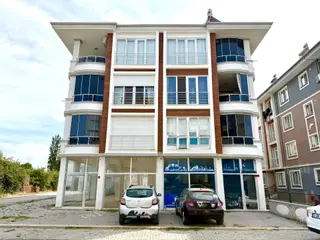▶ ▶akçay Körfez'den Ön Cephe Ara Kat Doğalgazlı 2+1 Satılık Daire