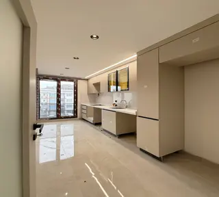 Bahçeşehir Bölge Yeni Mimari Tasarımlı 2+1 Ara Kat Satılık Daire