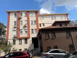 As Emlak Tan 2+1 2006 Yapımı Binada Merkeze Yakın Zemin Kat Daire