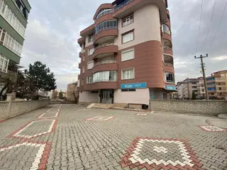 H.çelebi Mahallesinde Satılık 7+1 Oda 45 Kapalı Teraslı Daire