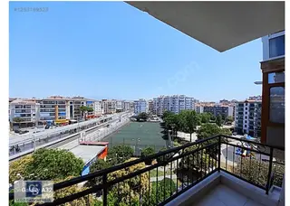 Karşıyaka Yalı Mahallesi Satılık Geniş Balkonlu 3+1 Daire