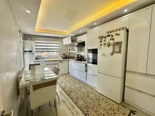 🏡 Tefikiye Mahallesi 🏡 ✅5+2 M2 400 5 Katlınım 5 Katı Dublex ❇️kombi Petekli