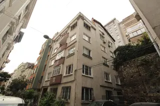 Beyoğlu Cihangir'de Taksim'e Yakın Geniş Teraslı Daire Beyoğlu Cihangir'de Taksim'e Yakın Geniş Teraslı Daire