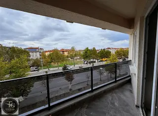 Pınar Mahallesi Cadde Üzeri Satılık 2+1 Sıfır Arakat Daire