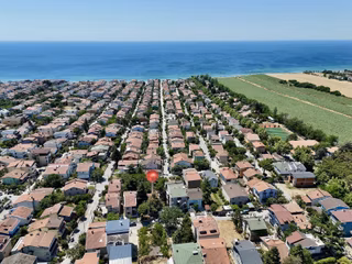 Silivri Semizkumlar Satılık Çift Yola Cephe 535 M² Arsa Ve Villa