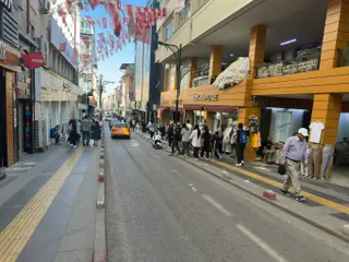 Şahbaz Emlak'tan- Arı Sitesinde Satılık 400 M2 Dükkan