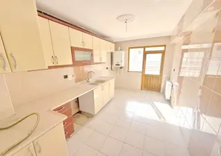 Atapark Mahallesi'nde Ara Katta Full Yapılı 3+1 Daire!