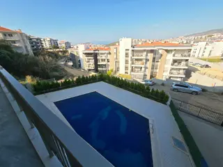 Aclass'dan Kuşadasında Satılık-manzara-güvenlik-havuz-peyzaj-kapalı Otopark-yeni-doğalgazlı-lüx 3+1