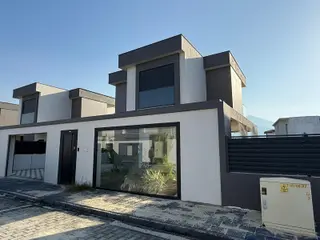 Güzelçamlıda Özel Havuzlu,akıllı Ev Sistemli