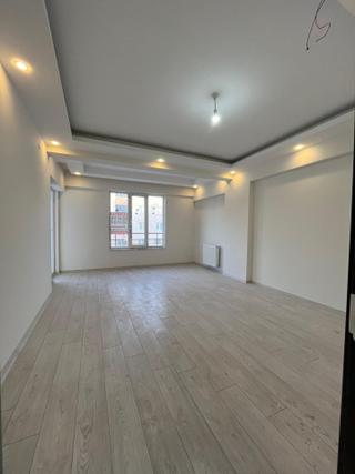 Öz Gaye Emlaktan Develi Reşadiye Mahallesinde Ana Cadde Üzeri Satılık Sıfır Daire