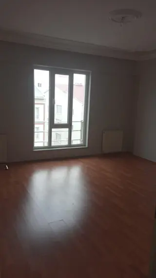 Damla Emlaktan İstiklal Mah.cuma Pazarı Üstü Cadde Üzeri Satılık 3+1 Daire