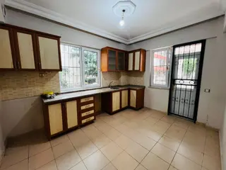Katta Tek Daire Ayrı Mutfaklı Kullanışlı Yüksek Giriş