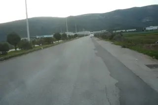 İzmir Torbalı Gold Emlaktan Satılık Güzel Konumda Tarla
