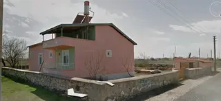 Satılık 2 Katlı Köşe Müstakil Ev Ve Arsa