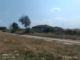Saray Çukuryurtta Müstakil Tapulu Mera Cepheli Tarla