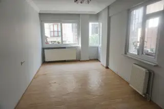 Meral R1708 Yeşilova Mah Salı Pazarı Cad 15m2 Hisseli 3+1 Arakat