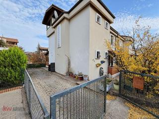 Başiskele Fatih Mah. Amaç Yapı Sitesi Satılık 5+1 Villa