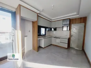 Denizden Akçayda Denize 75 M Ebeveynli Satılık 3+1 Daire.