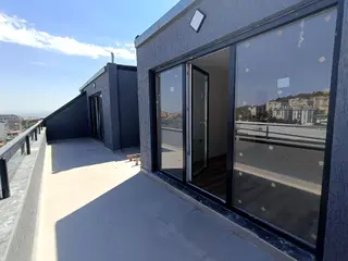 Çelebioğlu'ndan Modern Tasarımlı Cadde Üstü 5+1 Lüx Üst Dublex