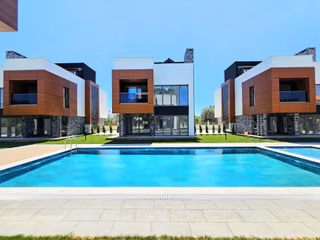 ▶ ▶ Akçay Körfez'den Güre'de Denize 500 Mt Site İçinde Havuzlu 4+1 Sıfır Villa
