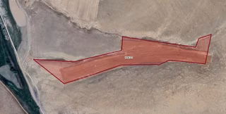 Duru Team - Kaynarda Geniş Meraya Cephe Su Kenarı 47.065m² Tarla