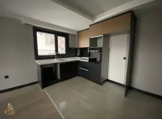 Aşağı Eğlence'nin Göbeğinde Sıfır Bina !