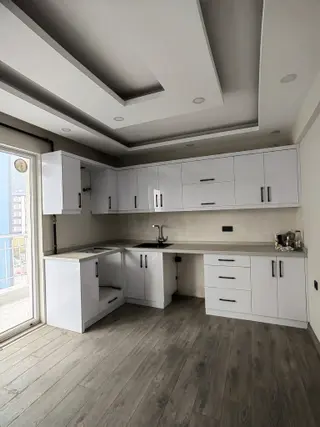 Akçay Emlak'tan Akşehir Gazi Mahallesi Yeni Hastahane Yolunda Sıfırdan Farksız Kiralık 3+1 Daire