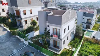 Kadınlar Denizi'nde Deniz Manzaralı Tek Müstakil Satılık Villa