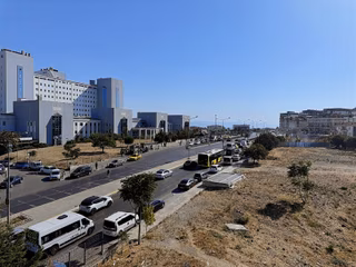Marmara Hastanesi Karşısında Metro Girişinde Güvenlikli Stüdyo