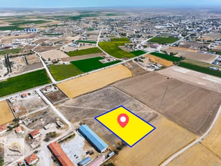 Aksaray Sultanhanı'nda Tek Tapu 4037m² 2,5 Kat Villa İmarlı Arsa