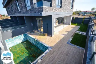 Kocaali De Köşe Parsel Havuzlu Taş Kaplamalı Lüks 3+1 Villa