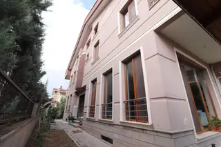 Yenimahalle Yeni Batı Mahallesi 10+1 Satılık Villa