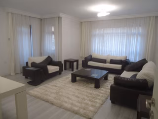 Aydınlıkevlerde 3+1 Geniş Satılık Daire Gizem Emlaktan