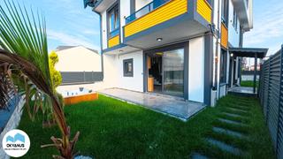 Kocaali De Geniş Bahçeli Jakuzili Denize 50 Adım Şık 3+1 Villa