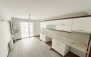 Kanuni Mahallesi'nde Kat Konumunda Yapılı 3+1 Daire!