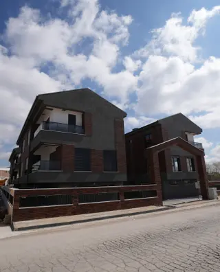 Bess'den Sazova Mahallesinde Site İçerisinde Satılık 4+1 Villa
