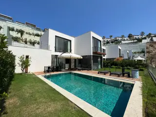Bodrum'da Satılık Gündoğanda Deniz Manzaralı 3+1 Villa