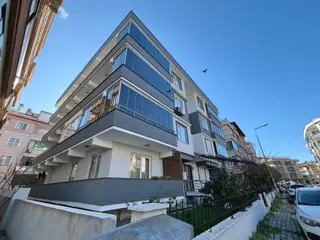 🔴 Güç Gayrimenkul'den Akçay'da Ön Cephe Ara Kat Kombili Full Yapılı 2+1 Daire